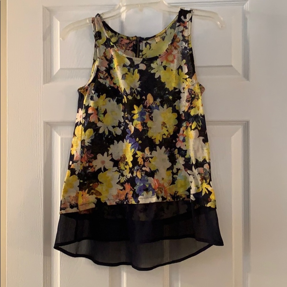 Princess Vera flowered top.